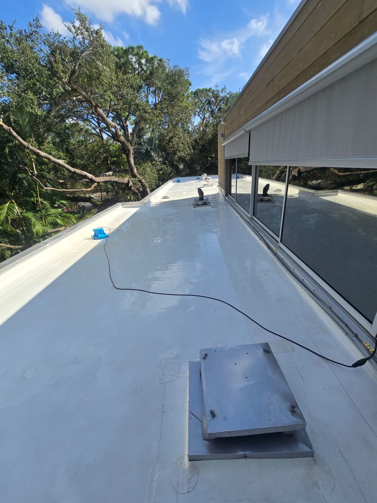 EPDM and Rubberized Roof Cleaning